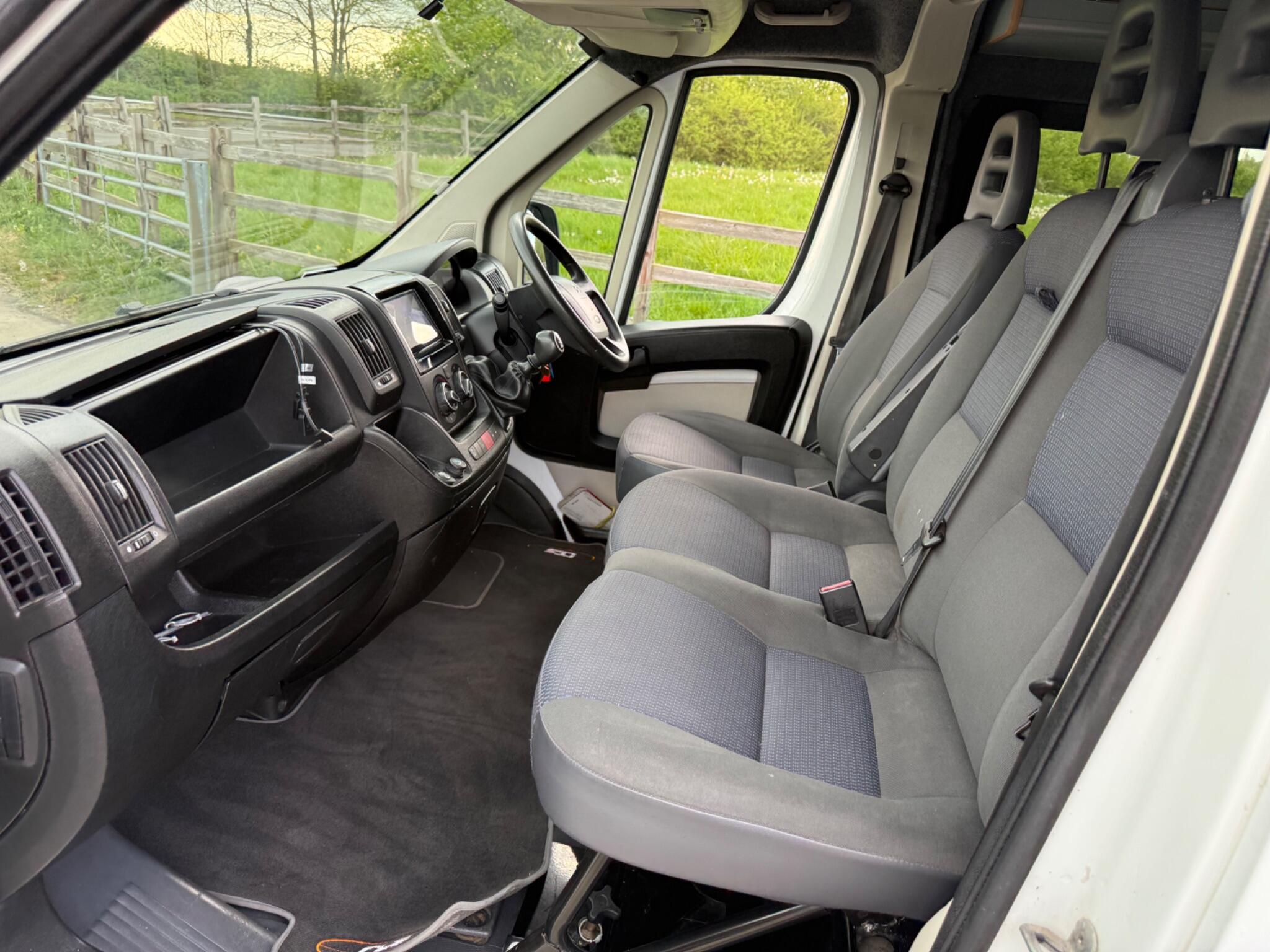Citroen Relay 2.2 HDi 35 Enterprise L3 H2 4dr — photo 39 of 134