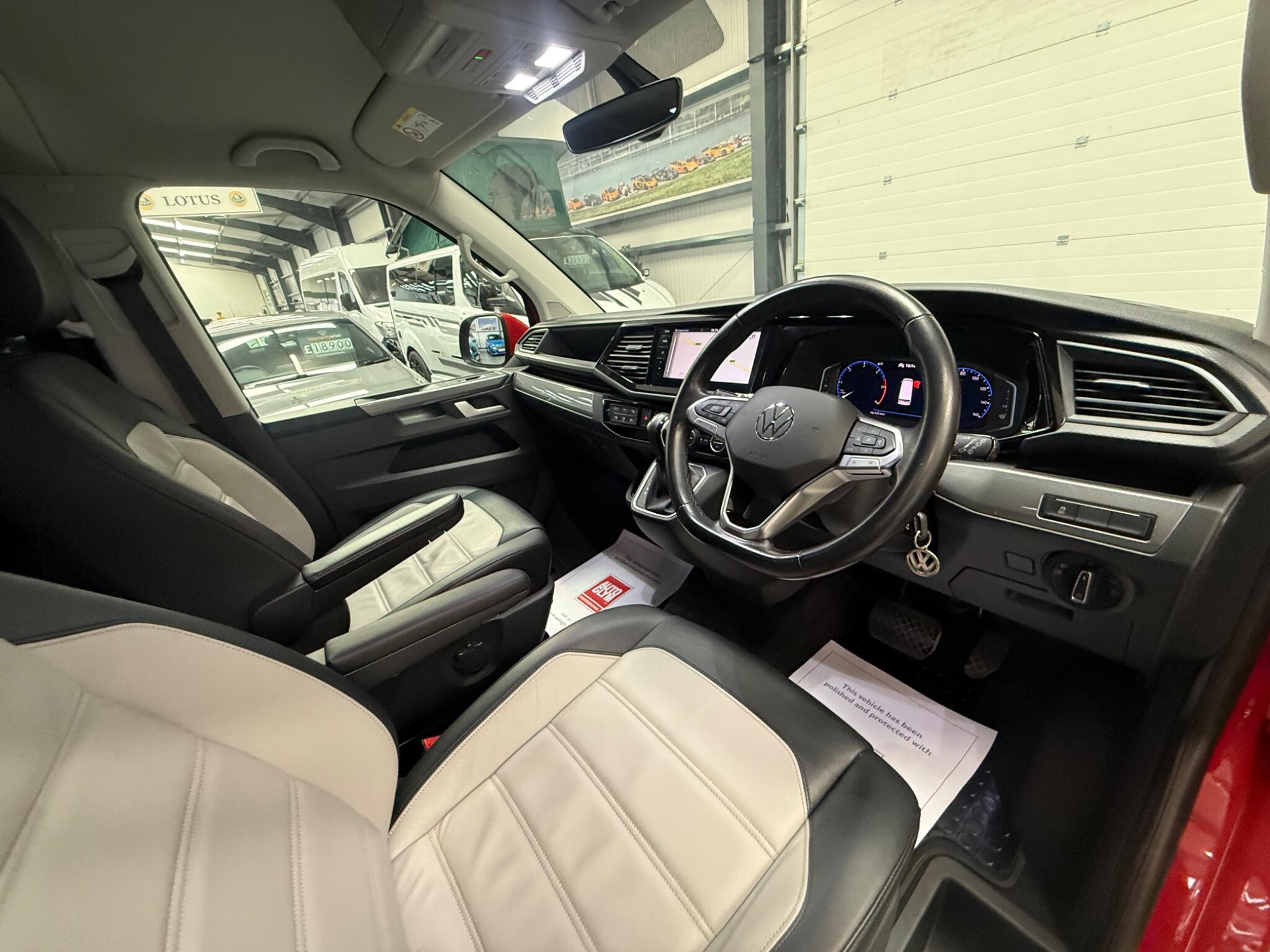 Volkswagen Caravelle view 20