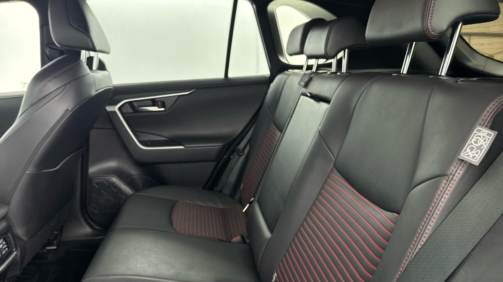 Toyota RAV4 view 14