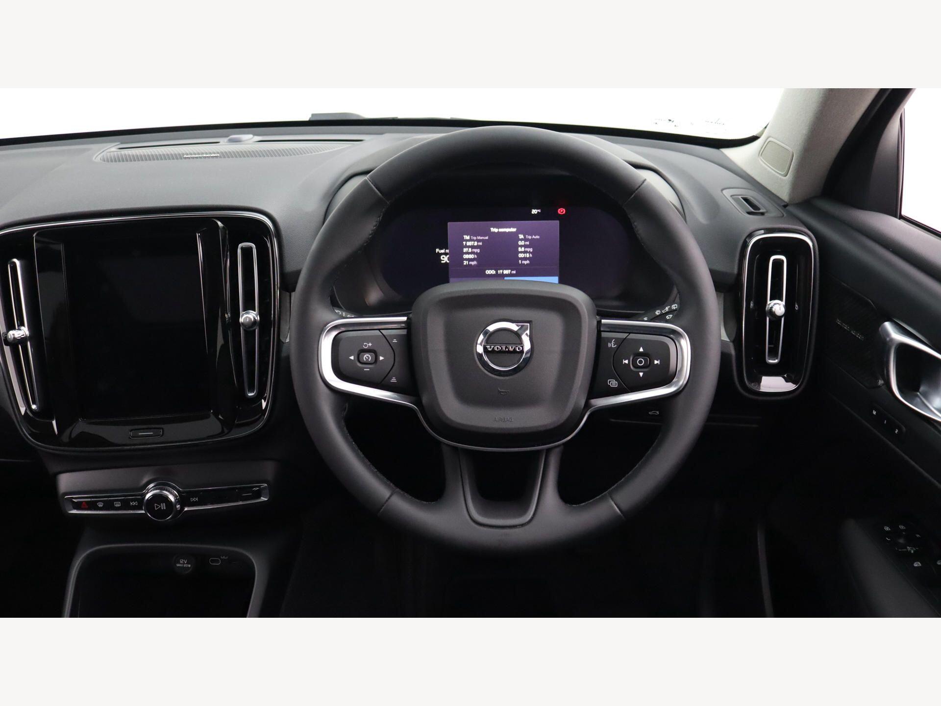 Volvo XC40 view 13