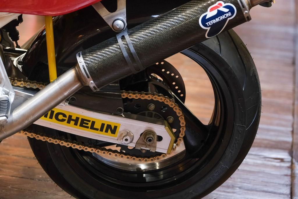 Ducati 888 view 19