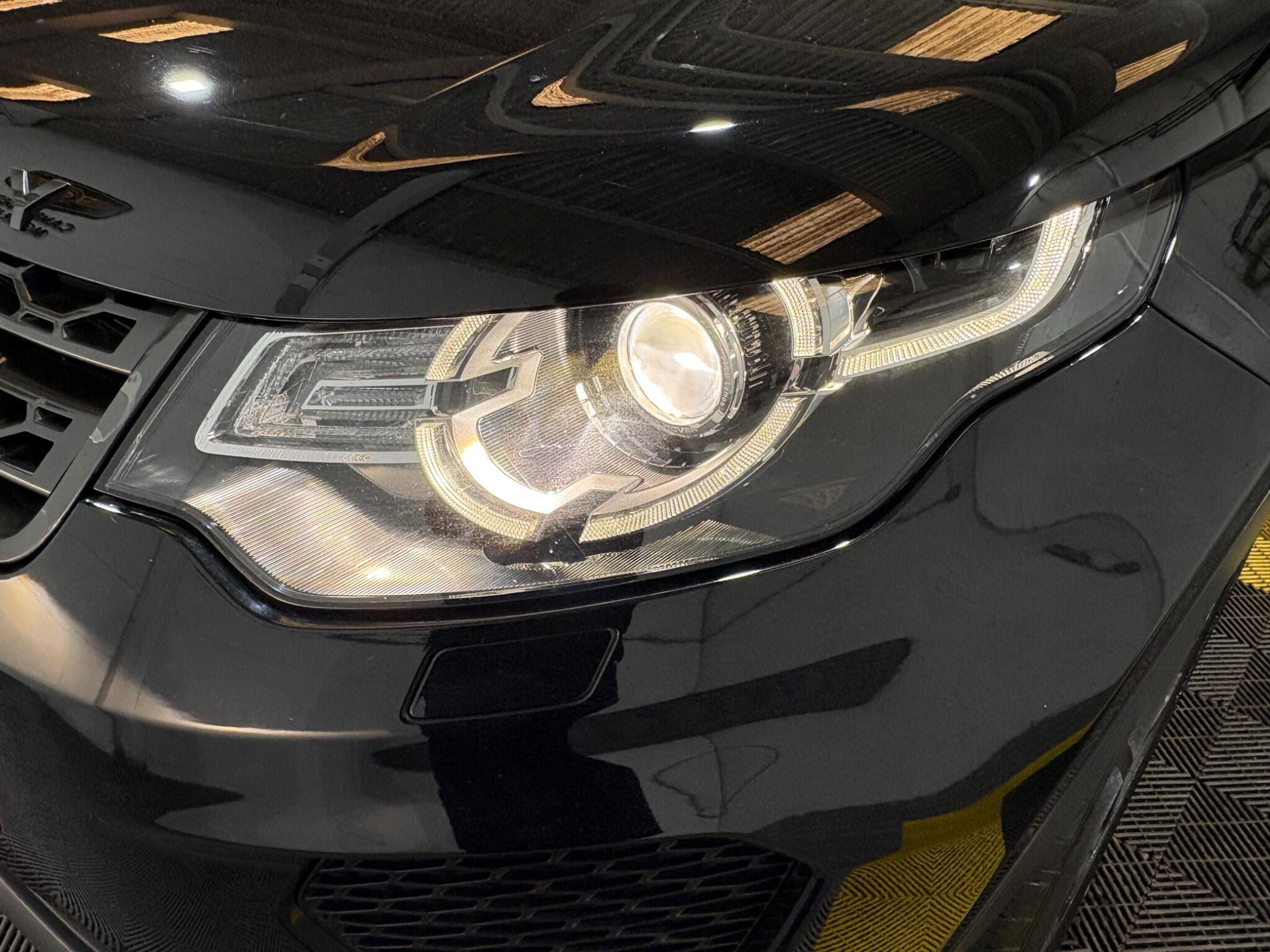 Land Rover Discovery Sport view 20