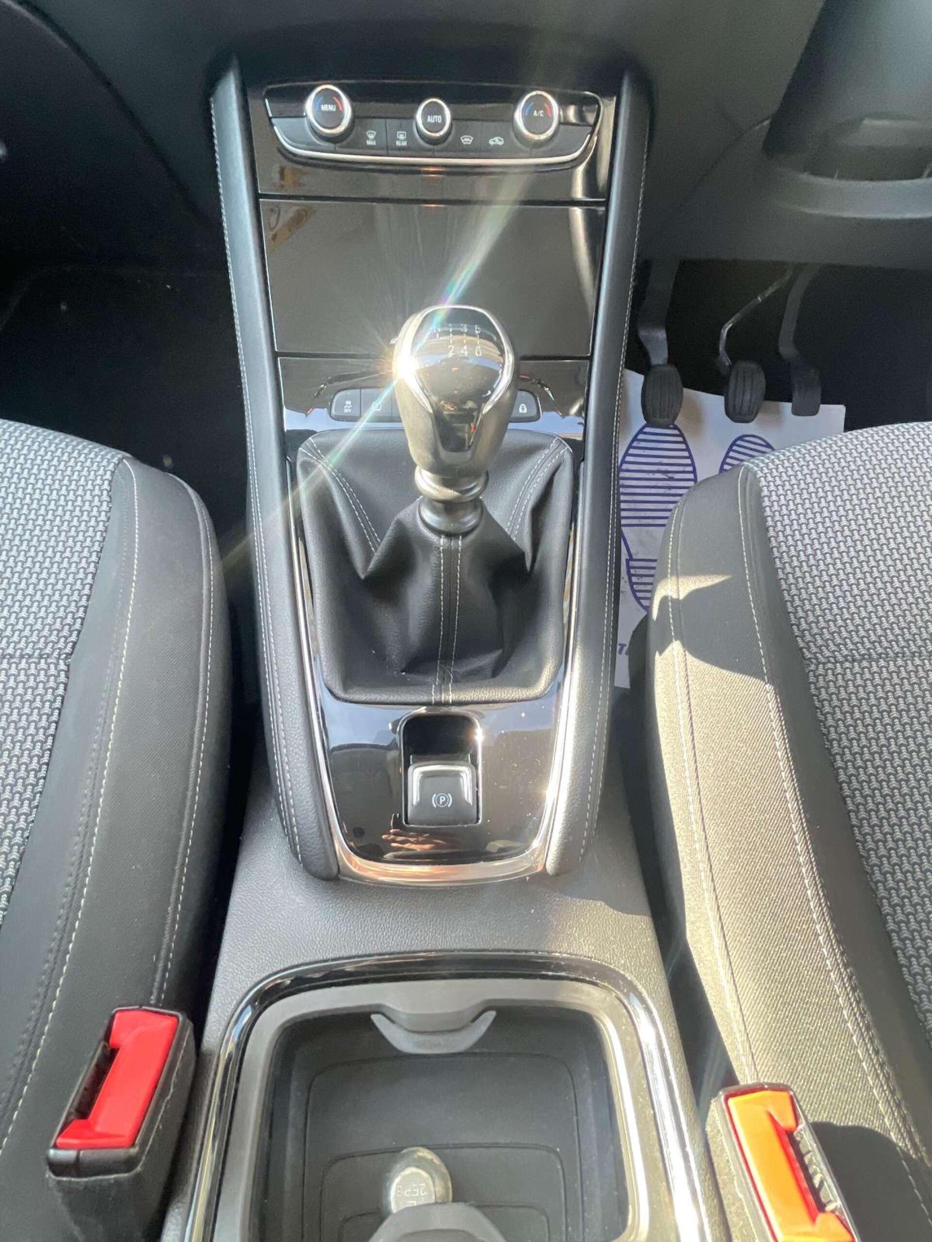 Vauxhall Grandland X view 12
