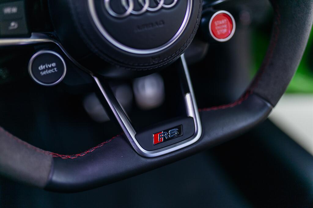 Audi TT RS view 23
