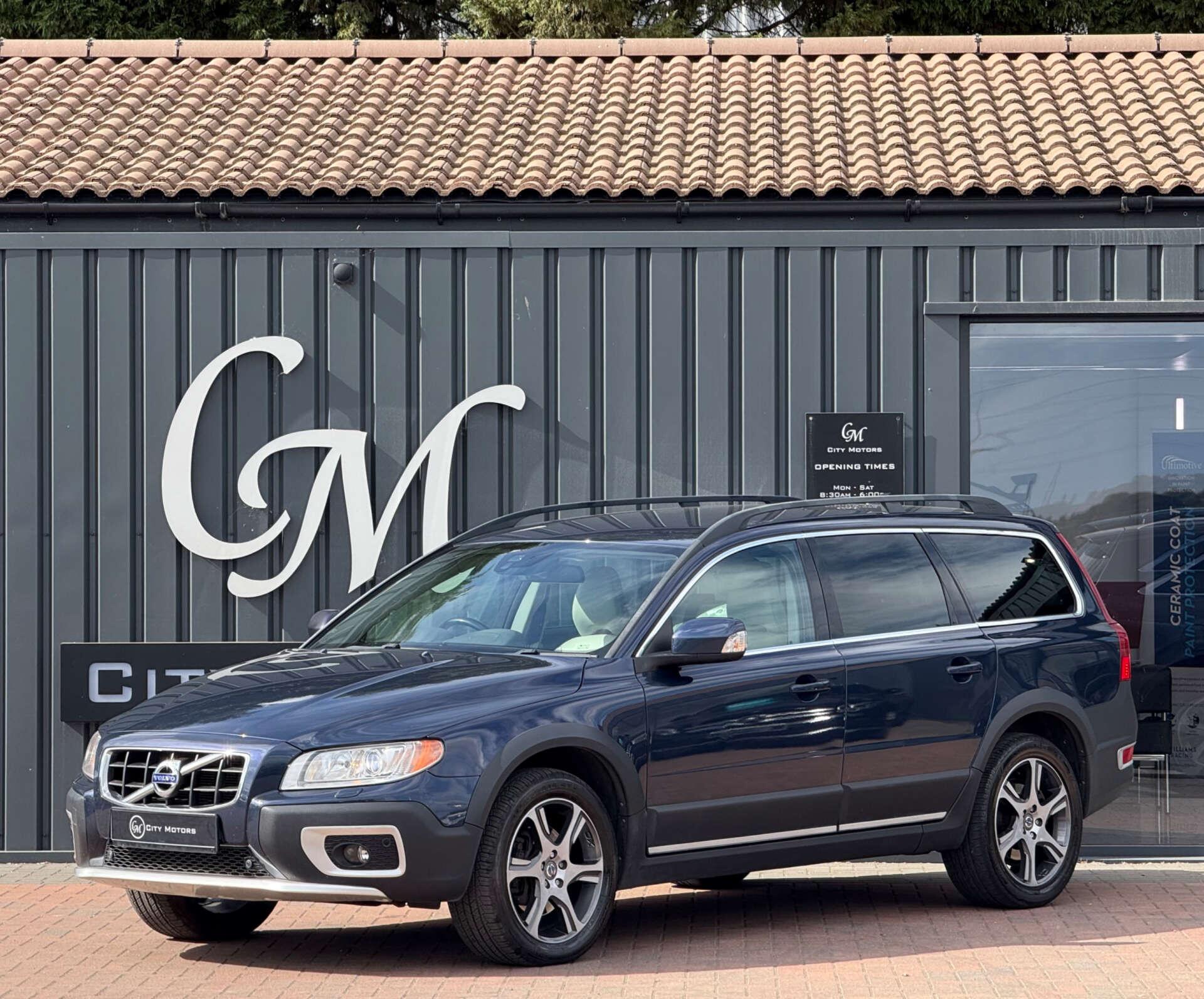 2013 Volvo XC70 in Blue for sale