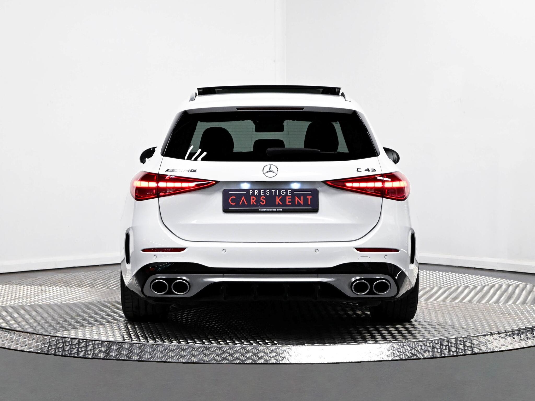 Mercedes-Benz C-Class view 24