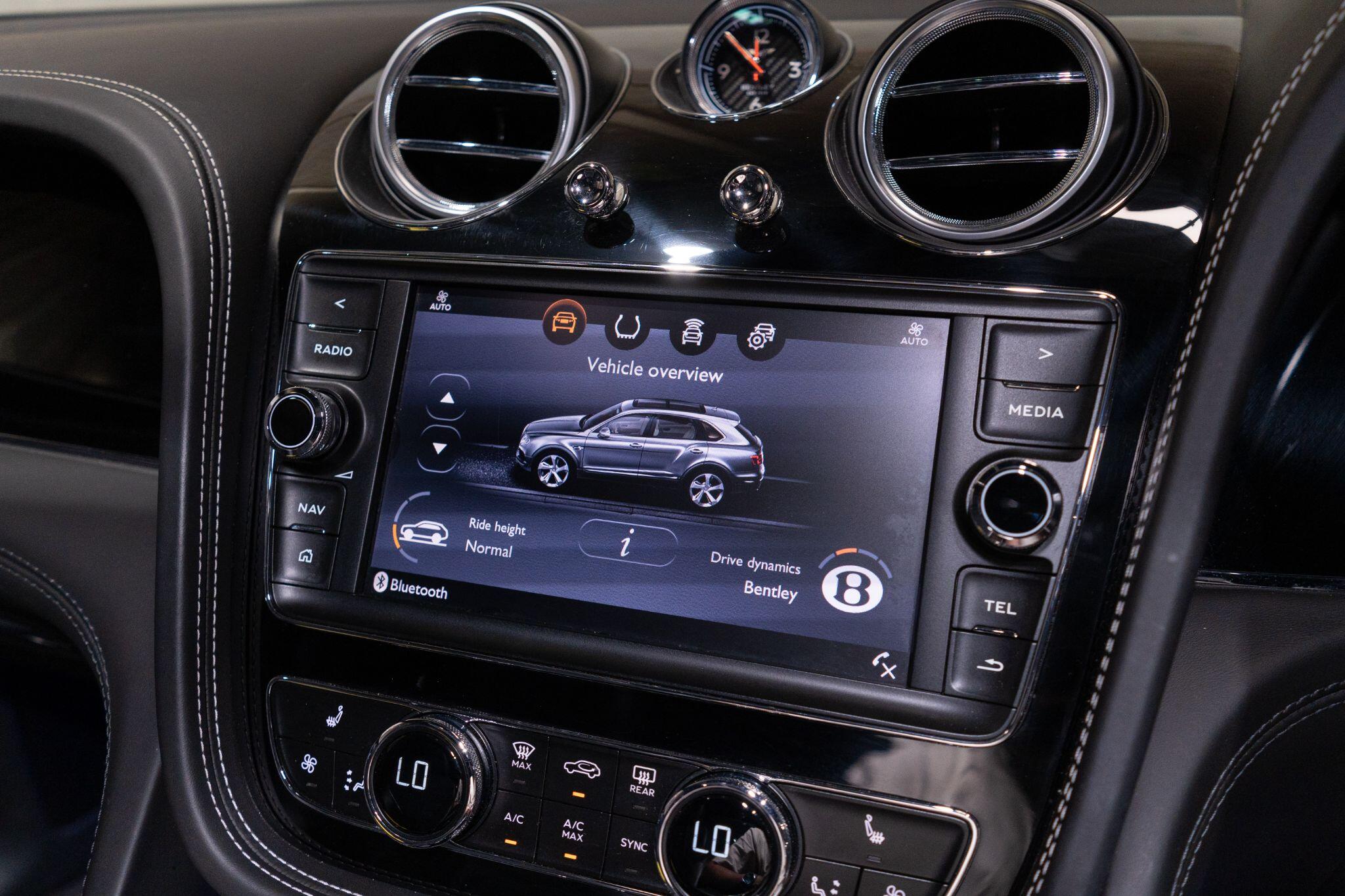 Bentley Bentayga view 26
