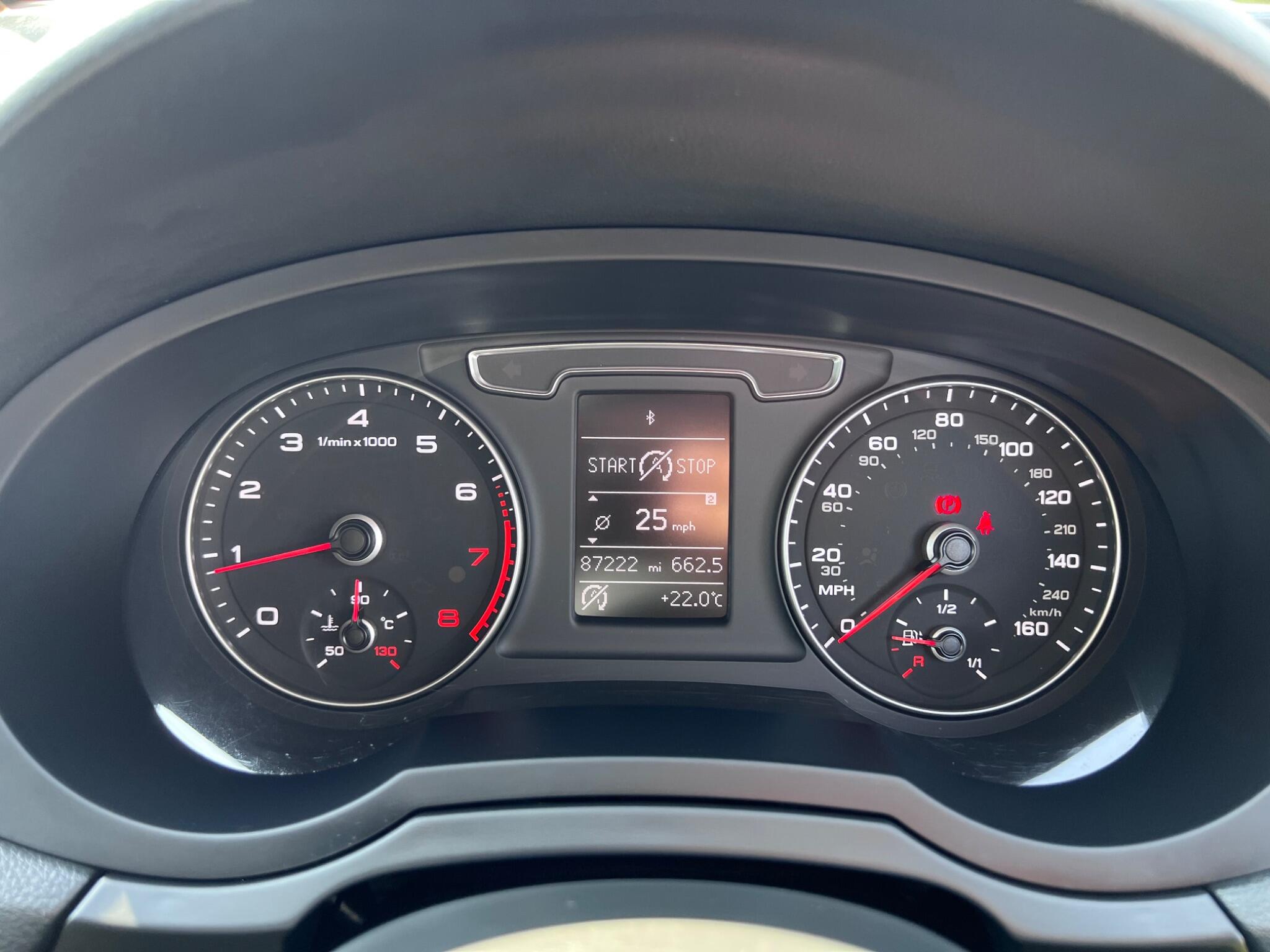 Audi Q3 view 20