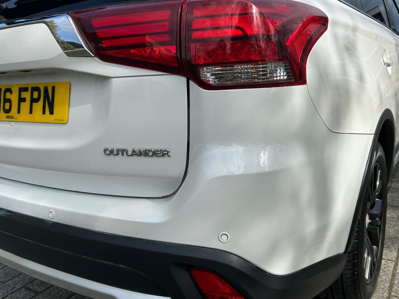 Mitsubishi Outlander view 14