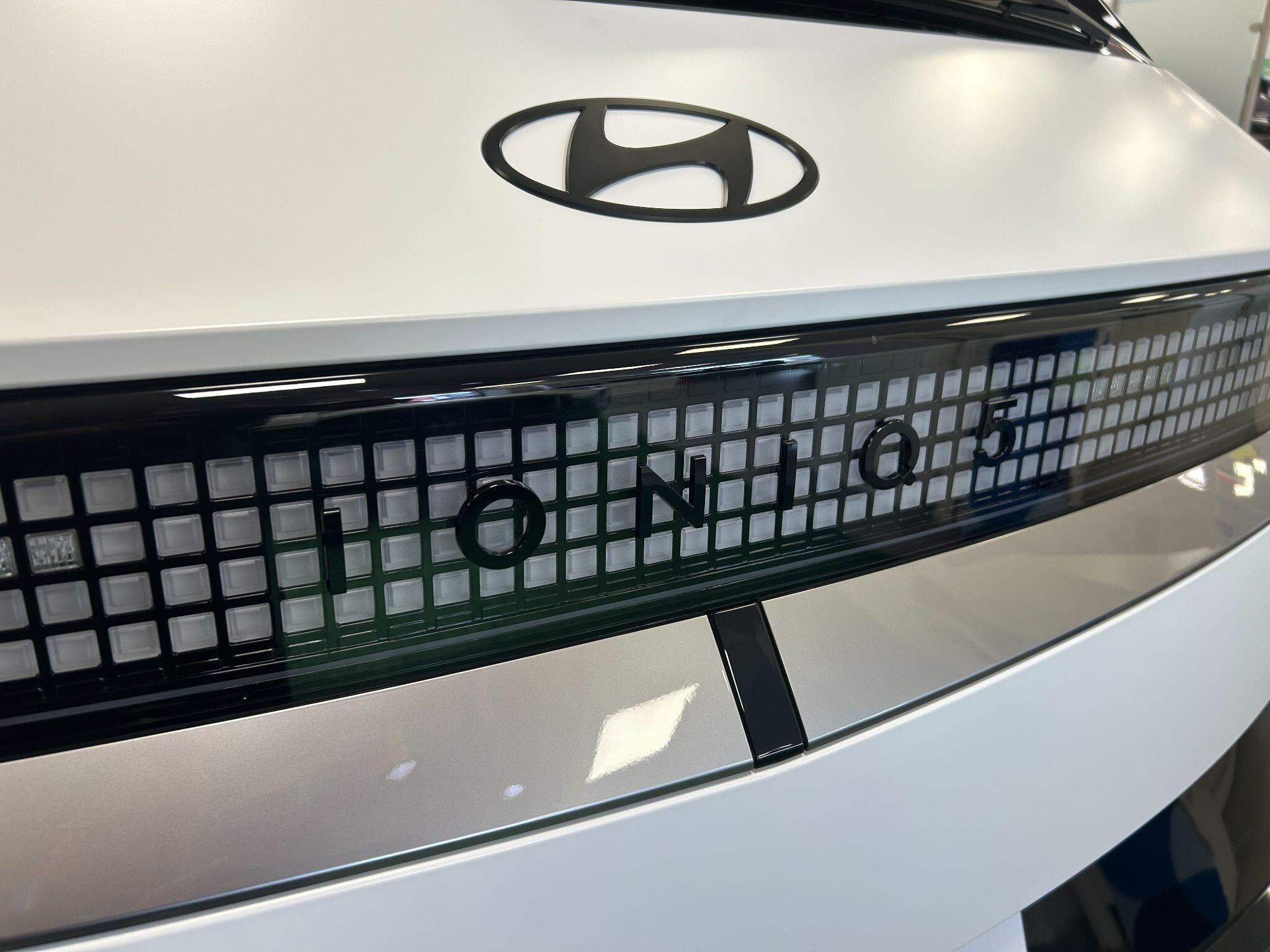 Hyundai Ioniq 5 view 10