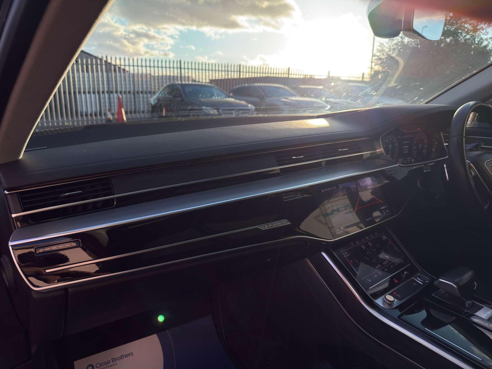 Audi A8 view 64