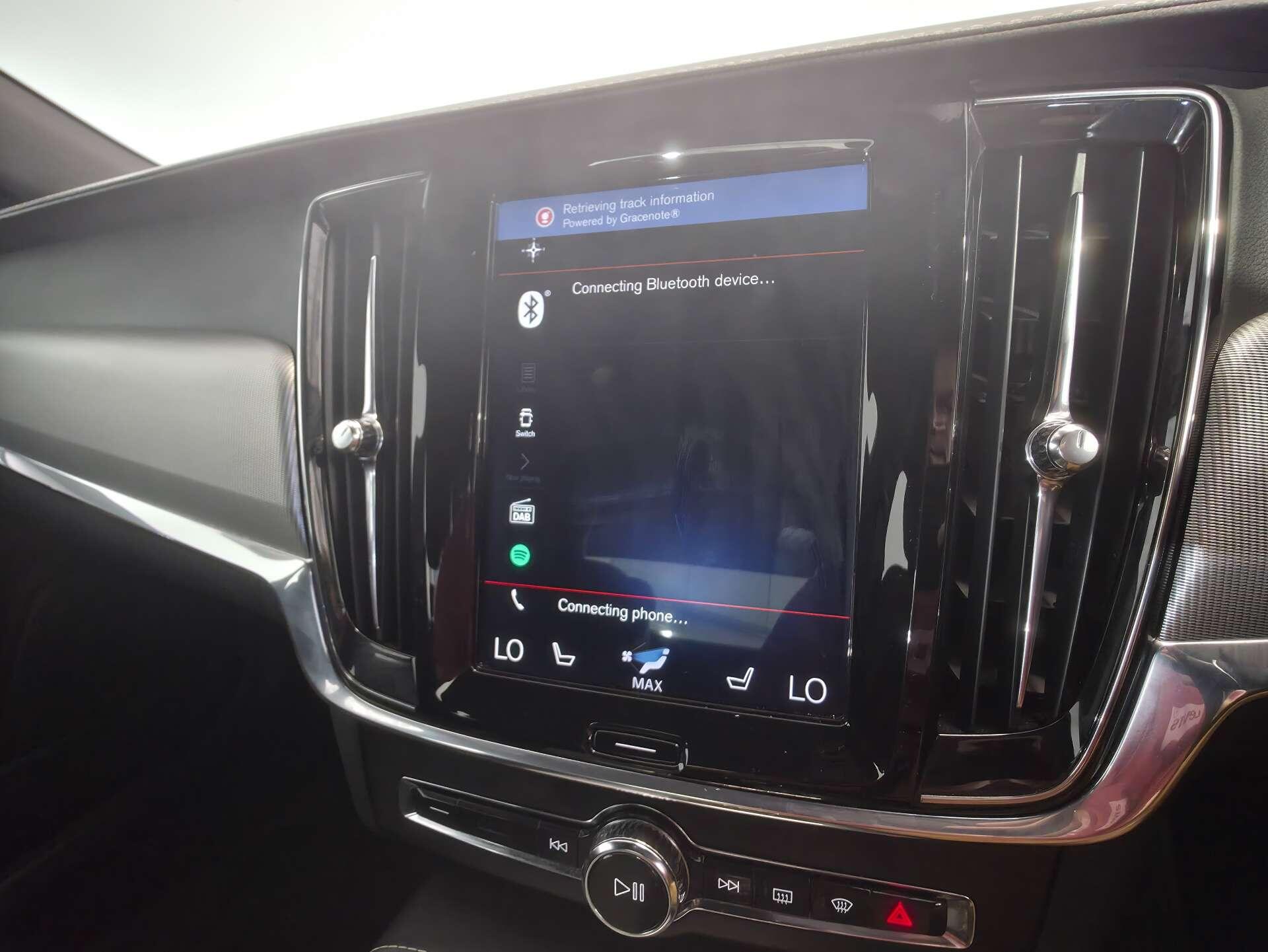 Volvo S90 view 42