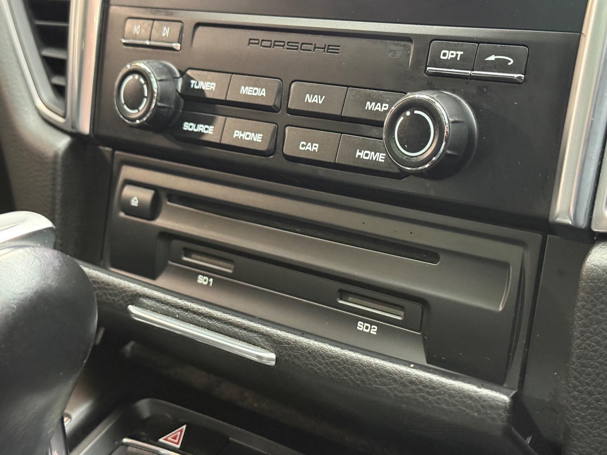 Porsche Macan view 23