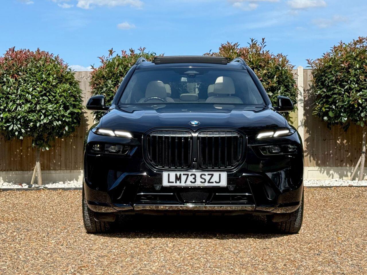 BMW X7 view 18
