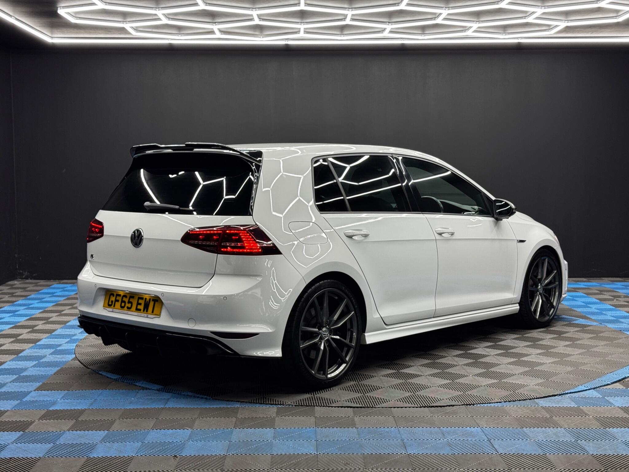 Volkswagen Golf view 5