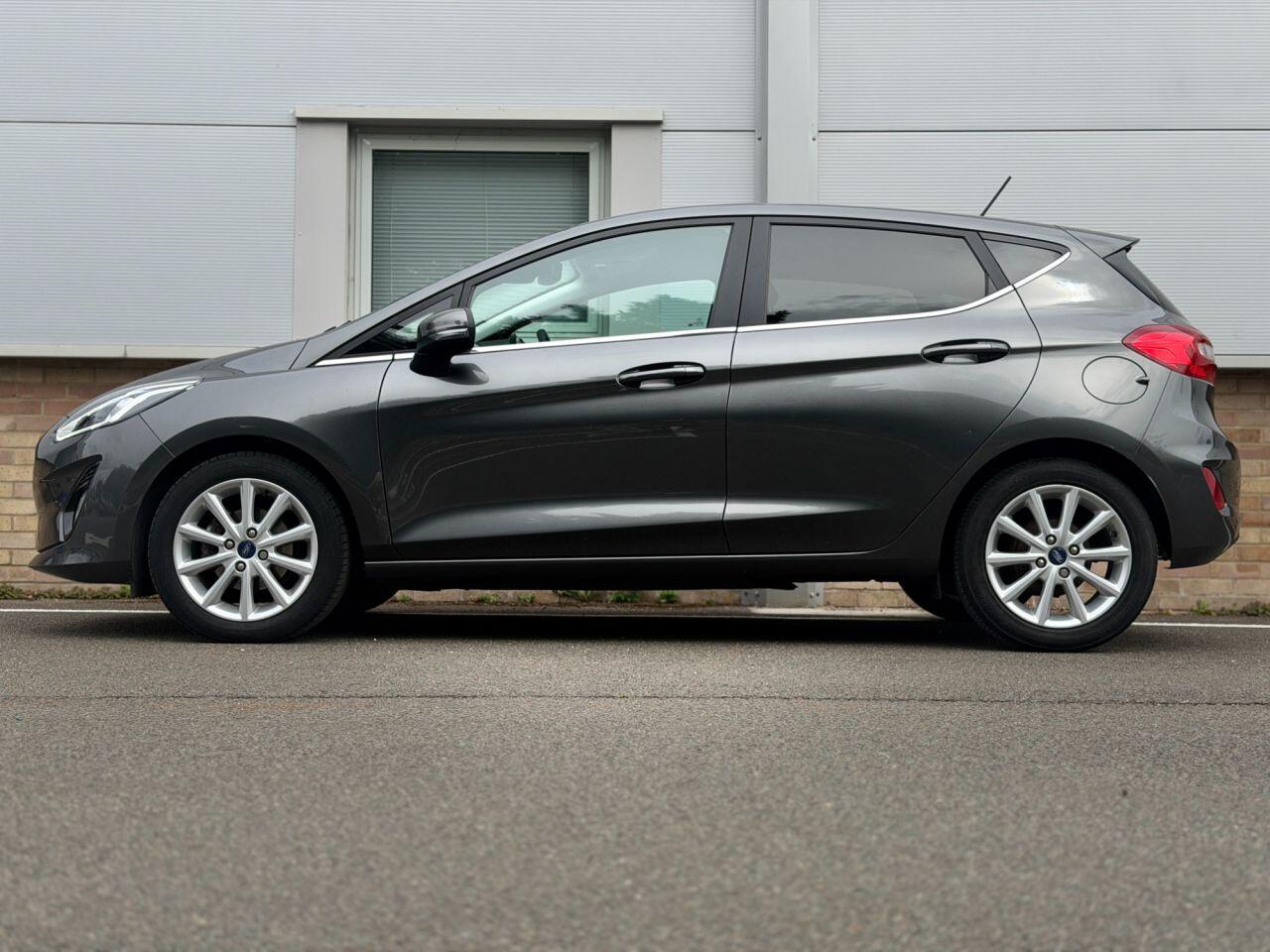 Ford Fiesta view 5