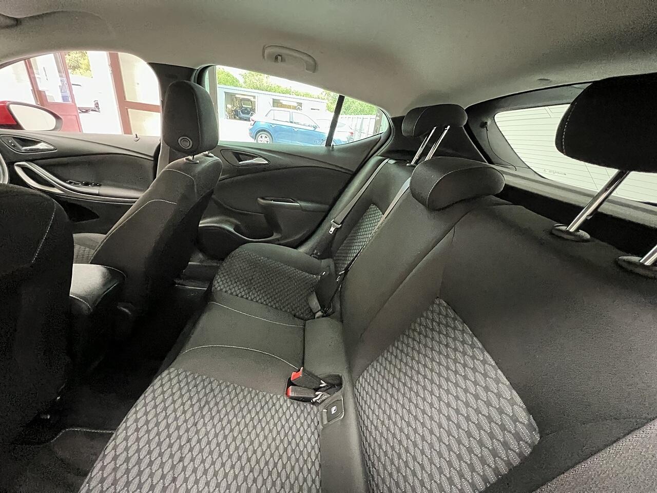 Vauxhall Astra view 17
