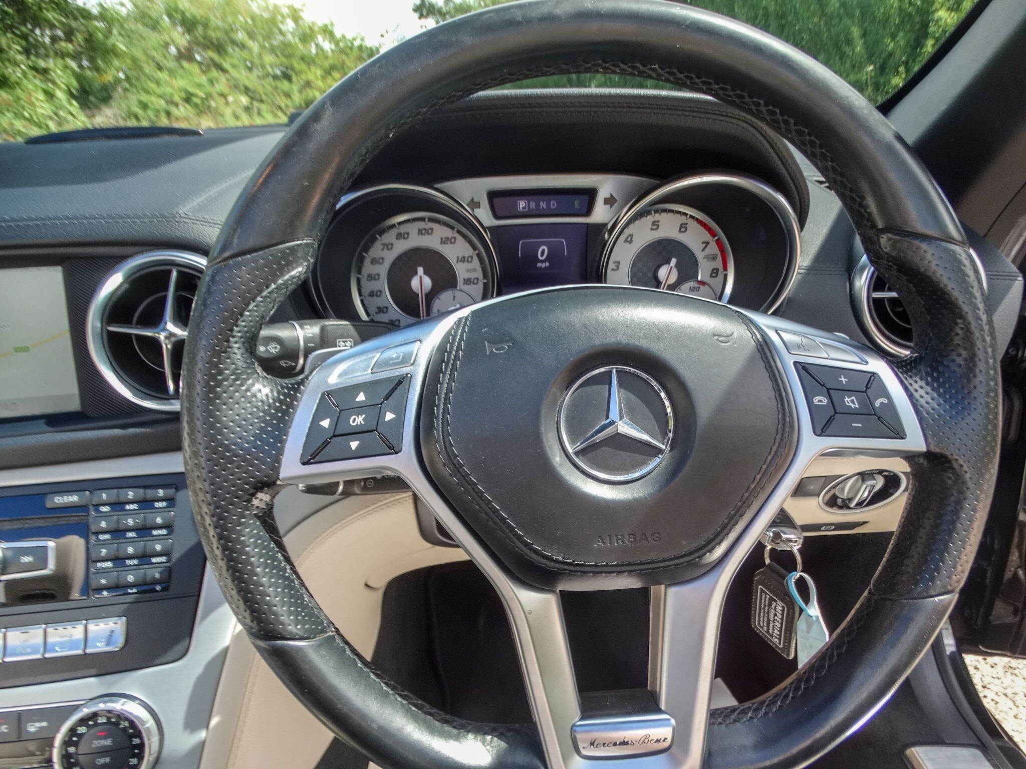 Mercedes-Benz SL view 7