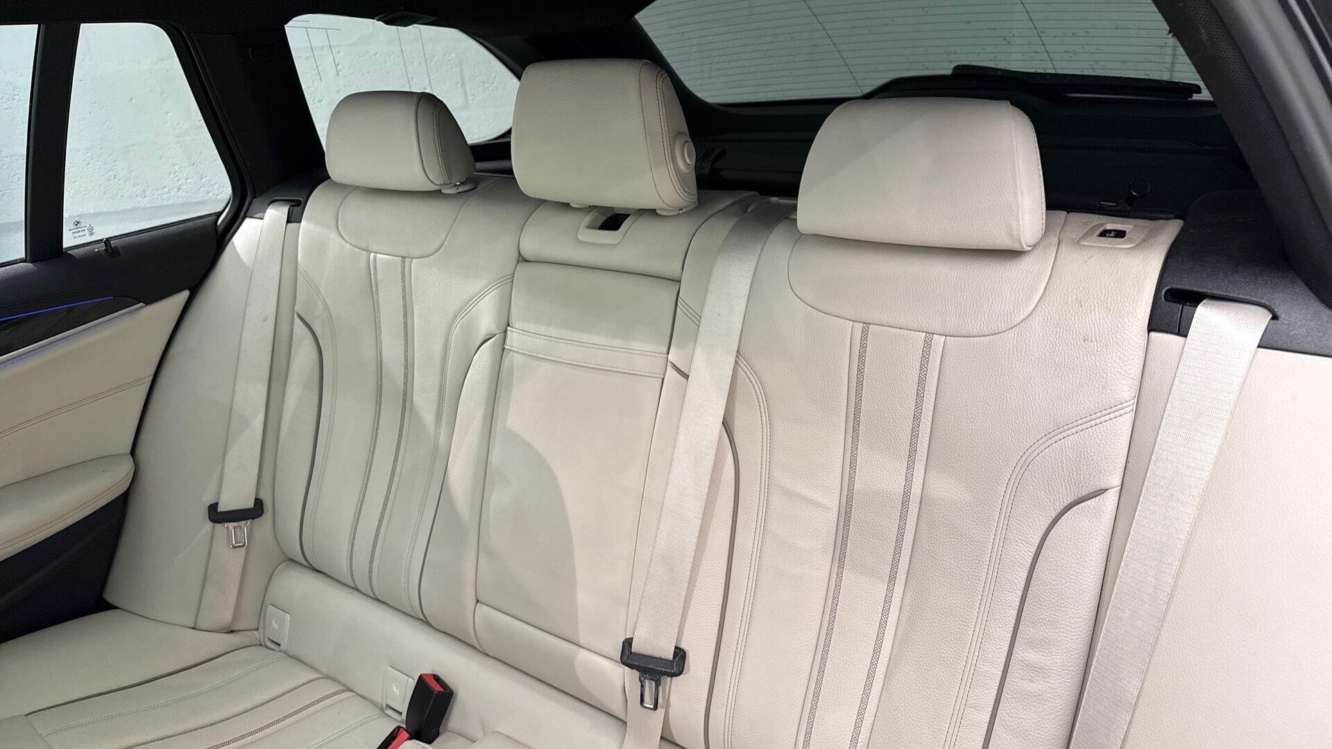 BMW 5 Series view 12
