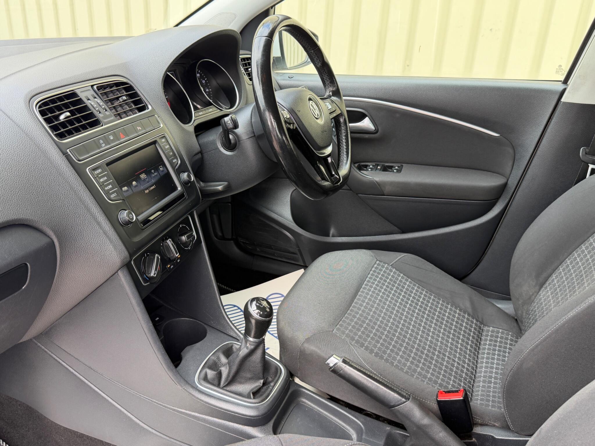Volkswagen Polo view 24
