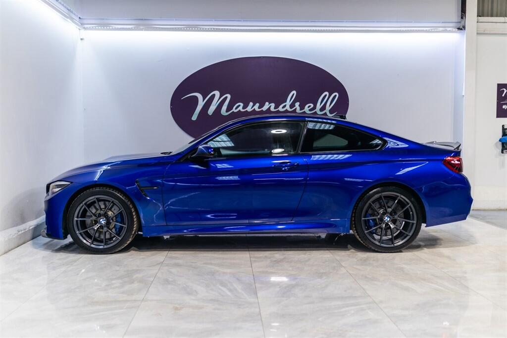 BMW M4 view 3