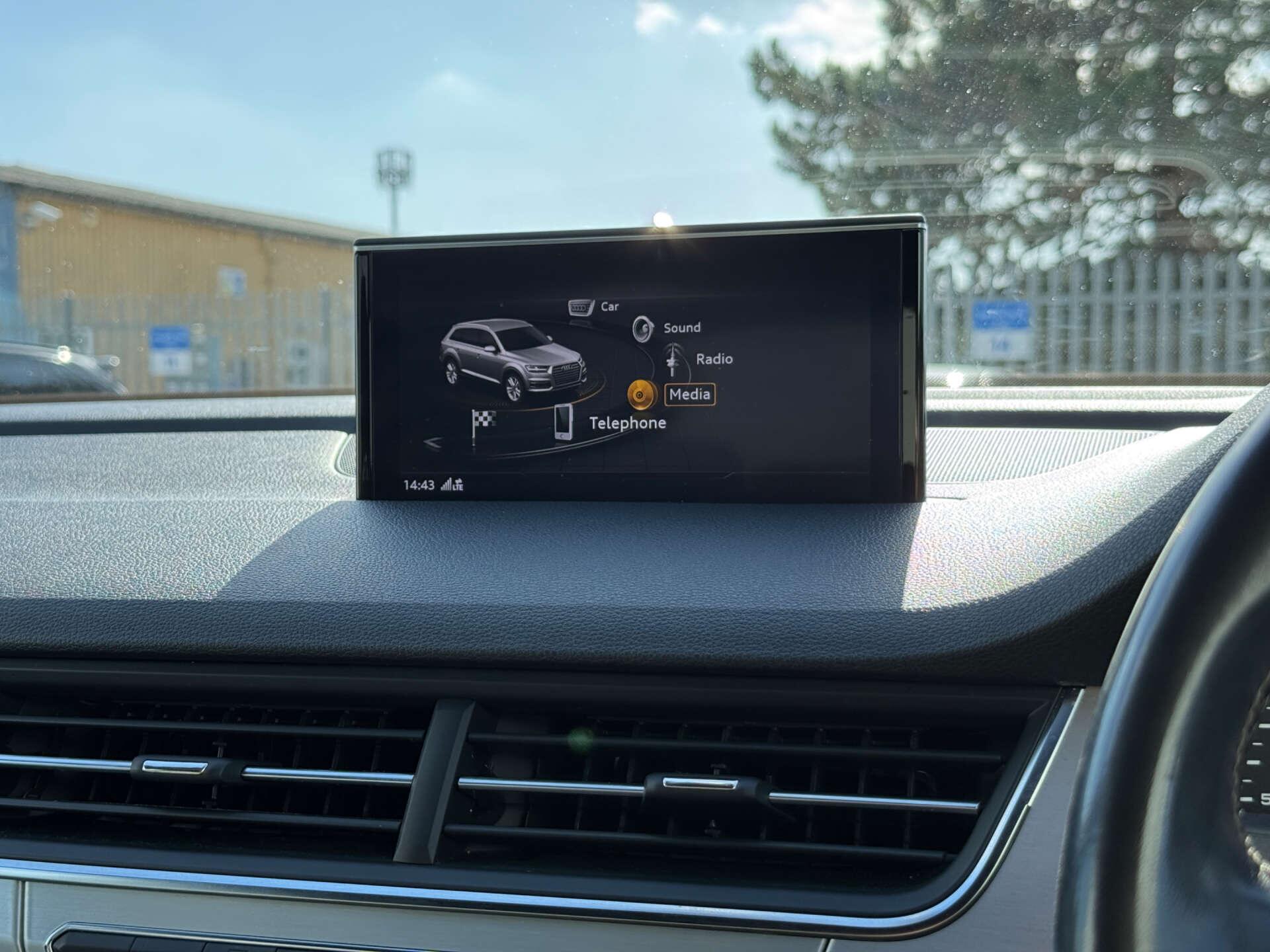 Audi SQ7 view 62