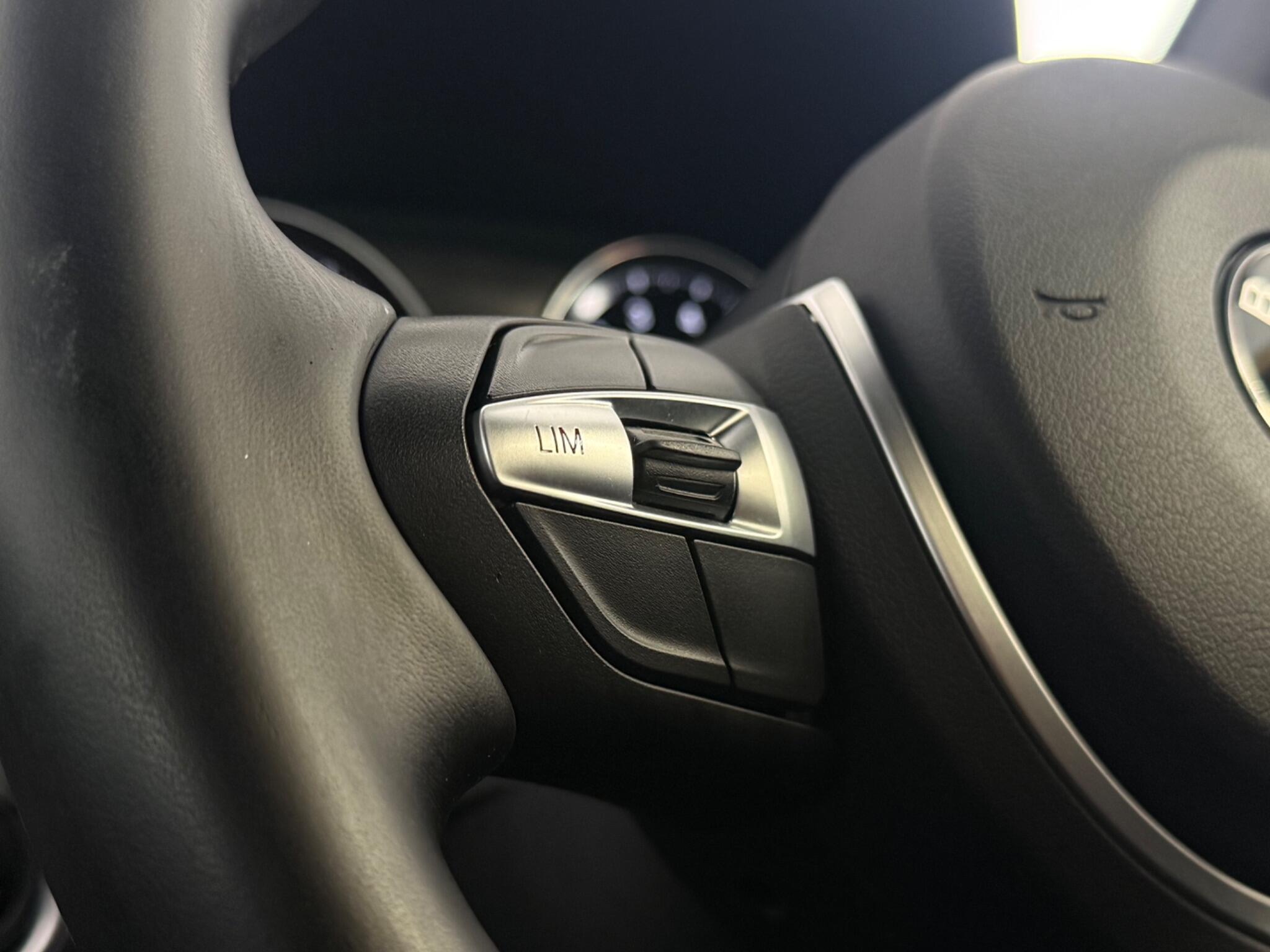 BMW 2 Series view 11