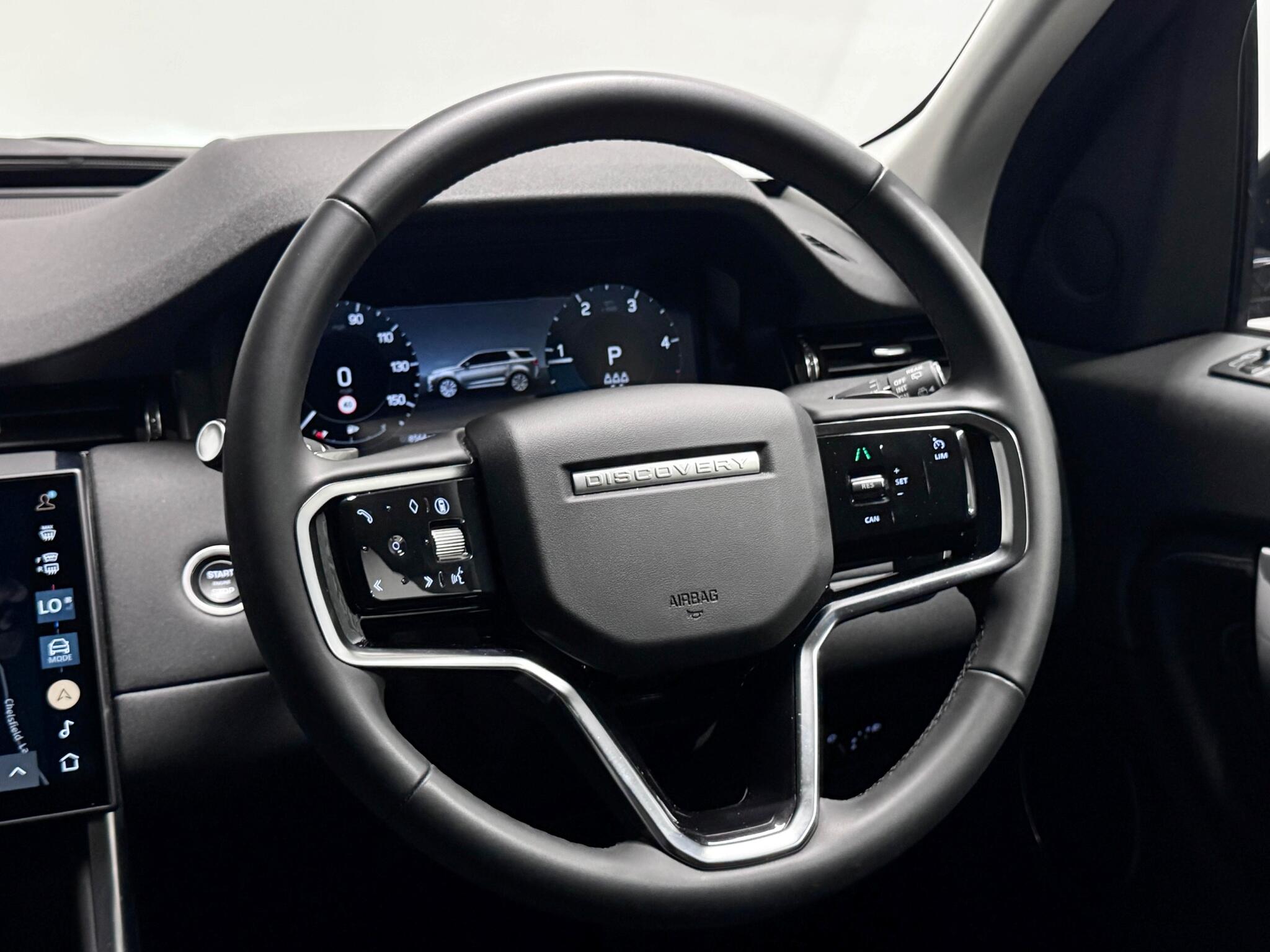 Land Rover Discovery Sport view 35