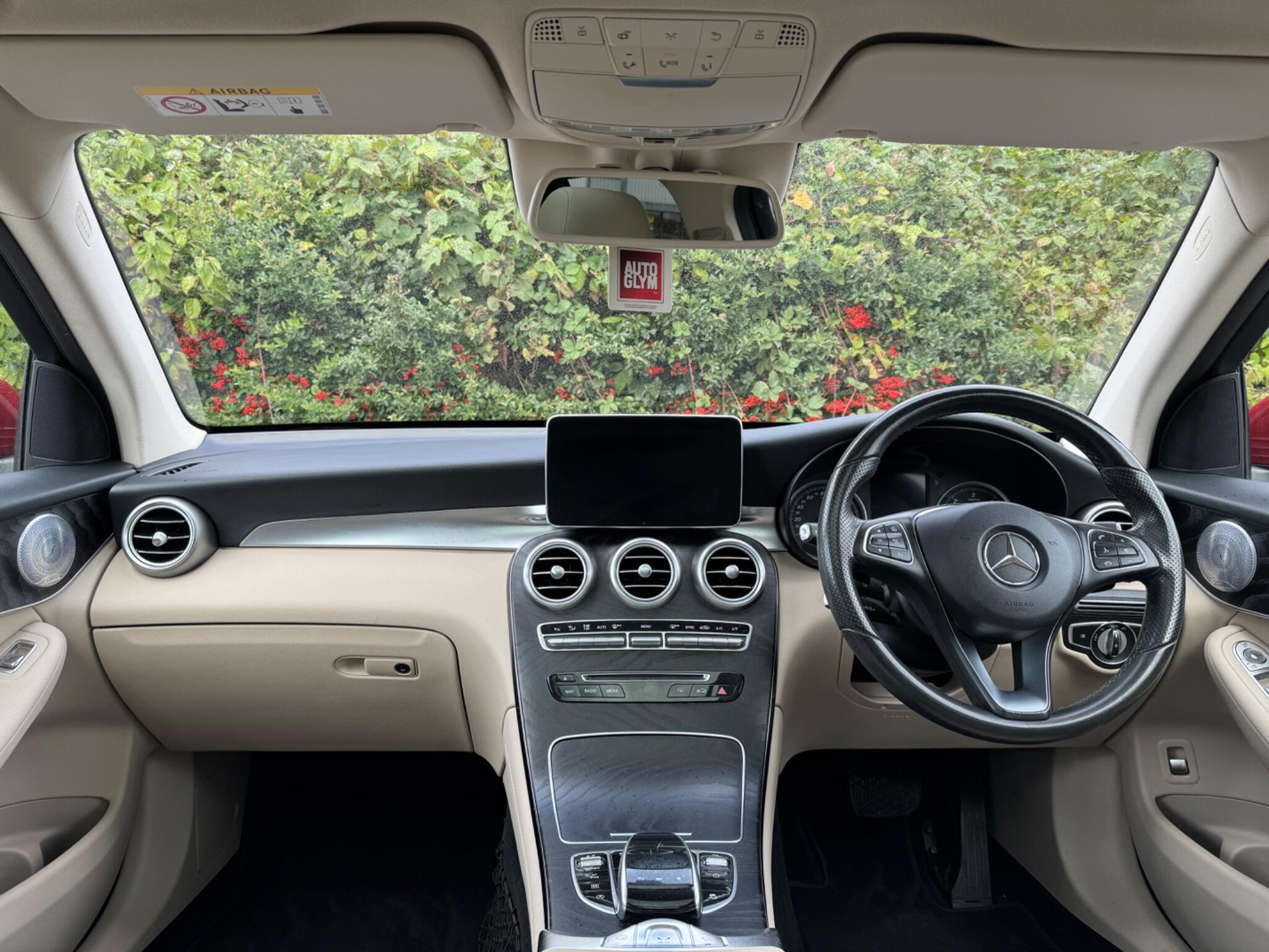 Mercedes-Benz GLC view 19