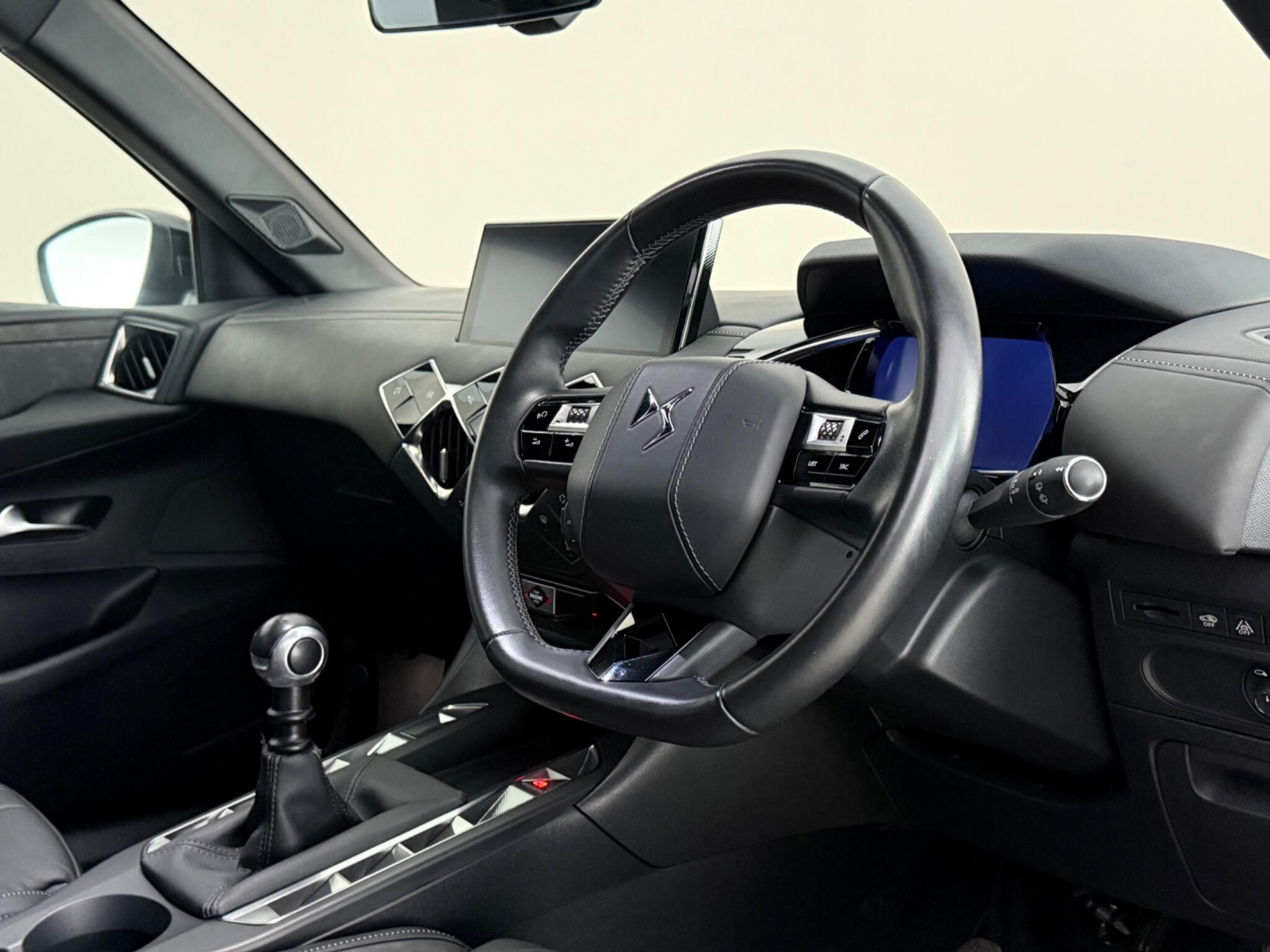 DS Automobiles DS 3 Crossback view 3