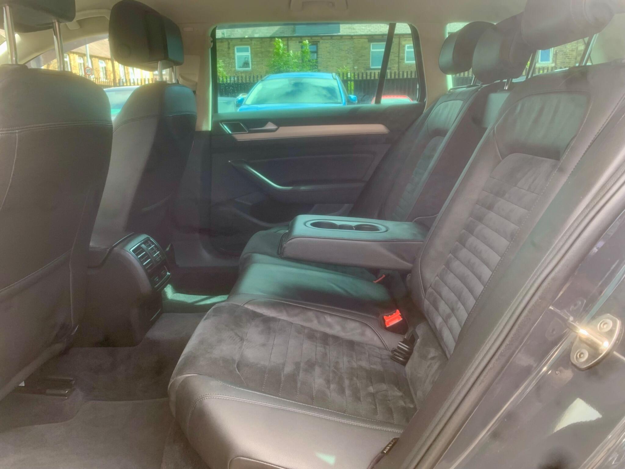 Volkswagen Passat view 51