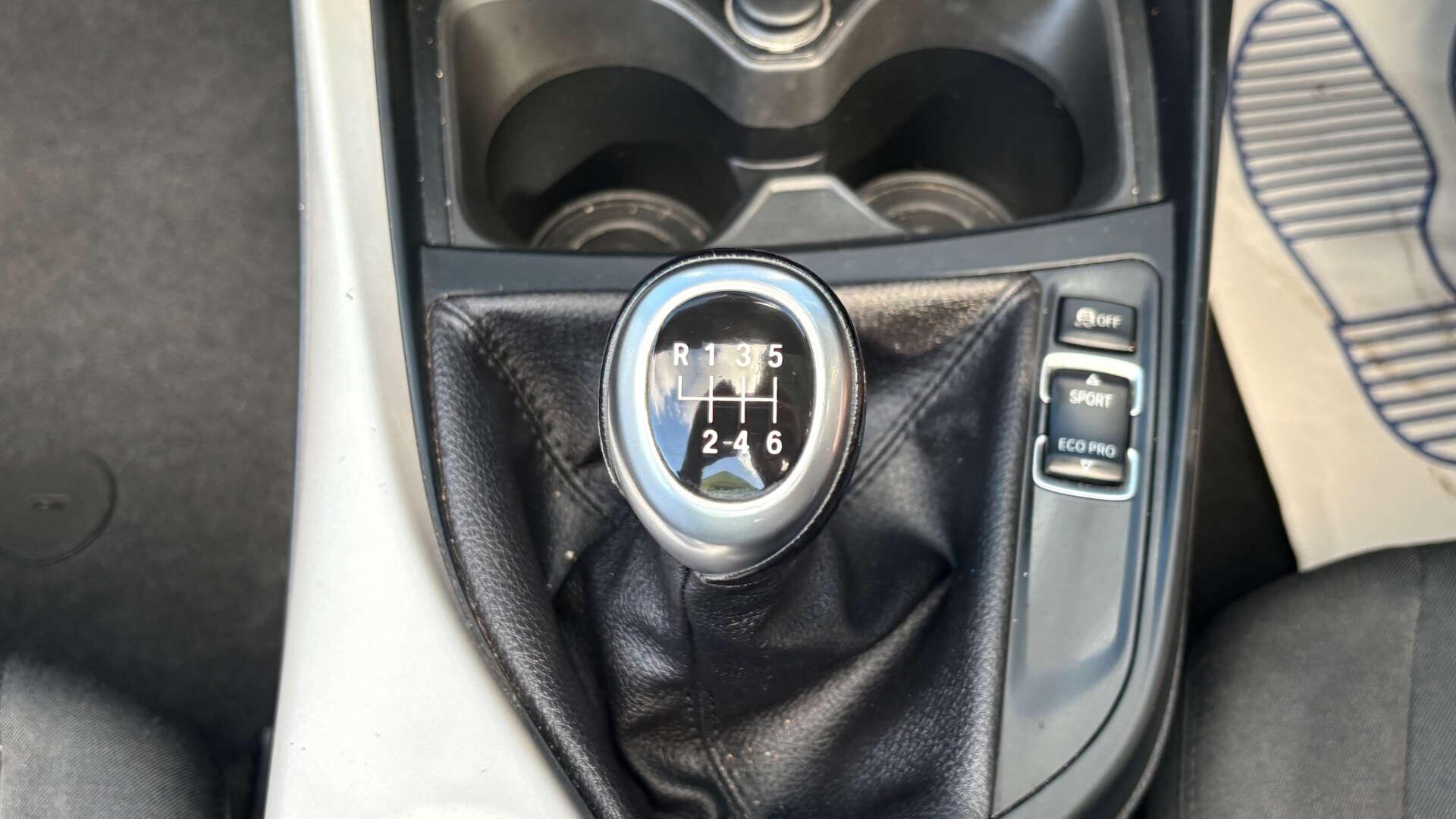 BMW 2 Series view 32