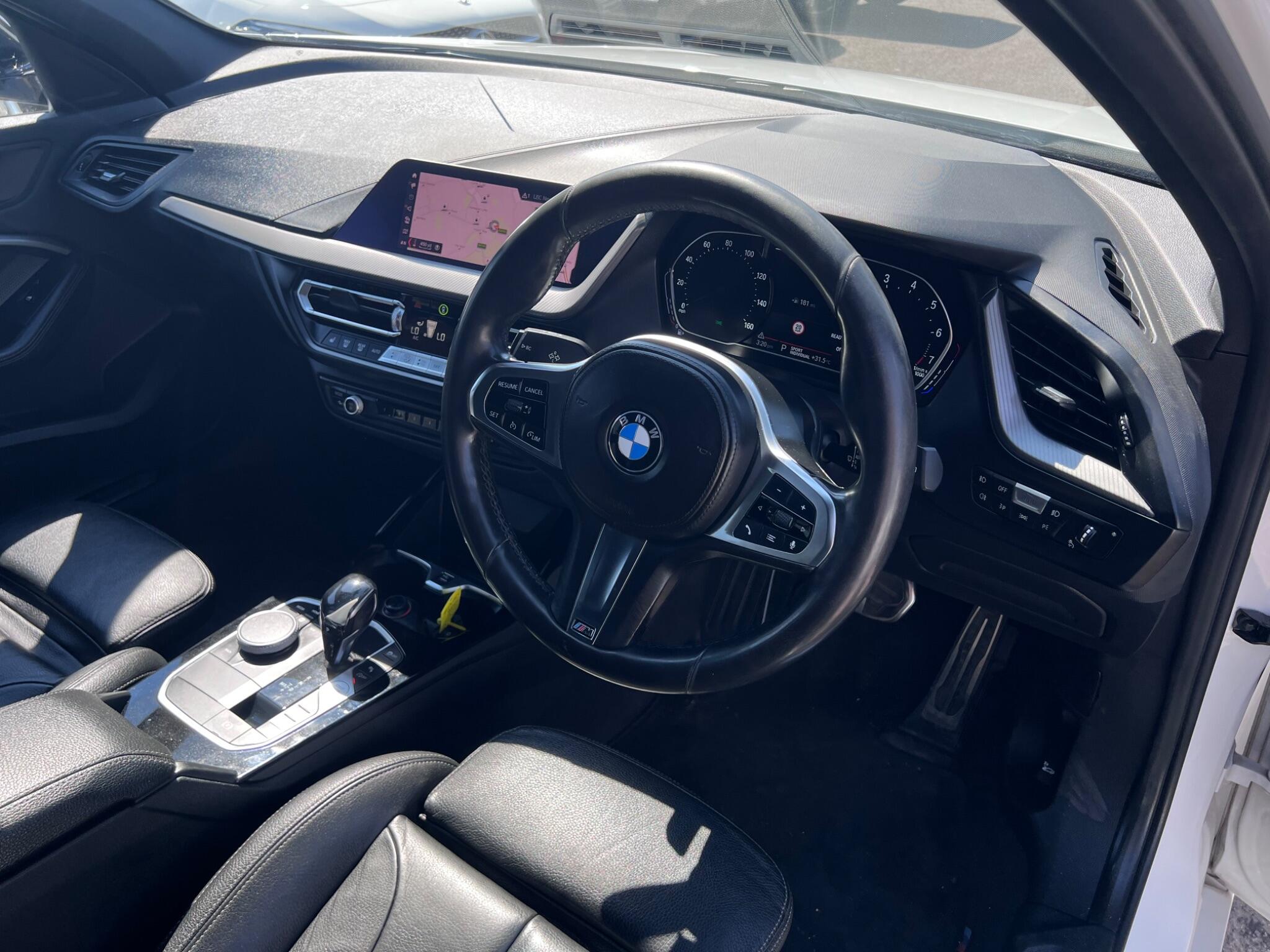 BMW 1 Series view 18