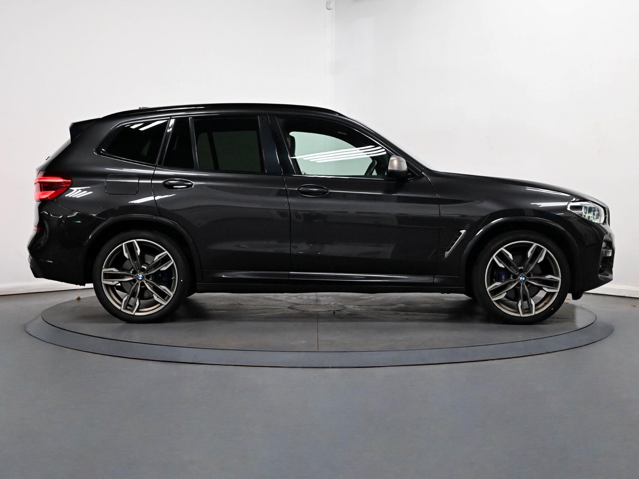 BMW X3 view 21