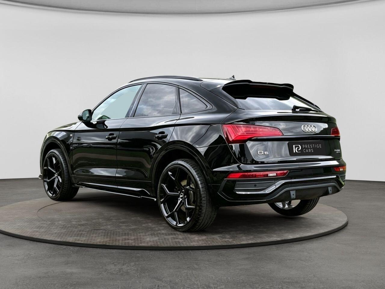 Audi Q5 view 4
