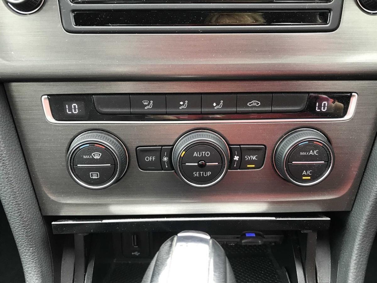 Volkswagen Golf view 23