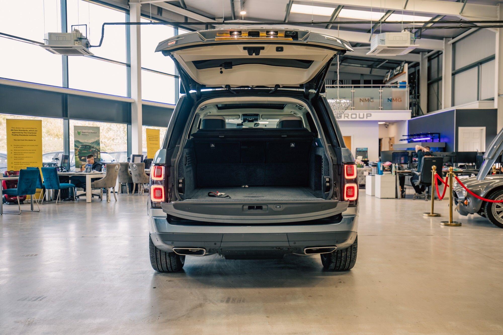 Land Rover Range Rover view 41