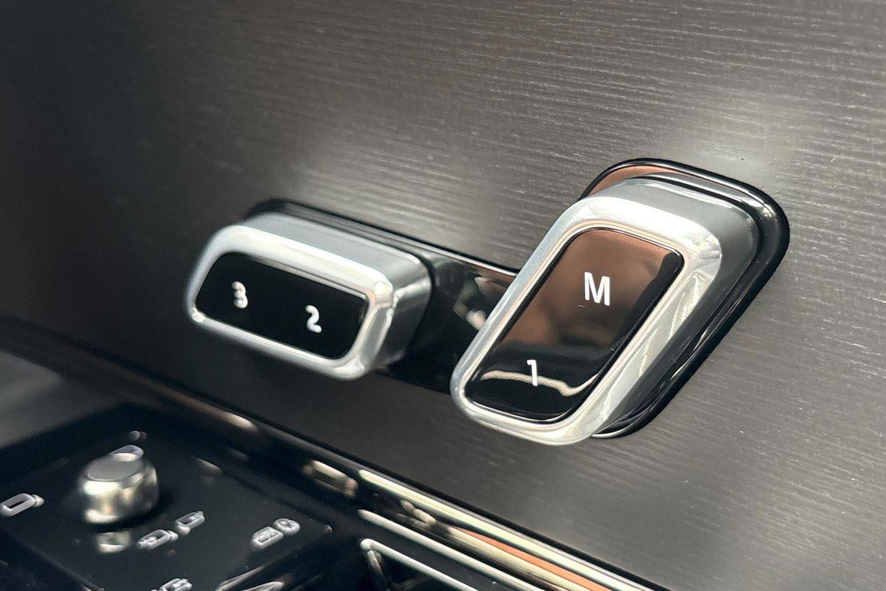 Land Rover Range Rover Sport view 32