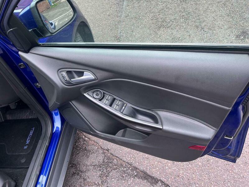 2014 Ford Focus image 31