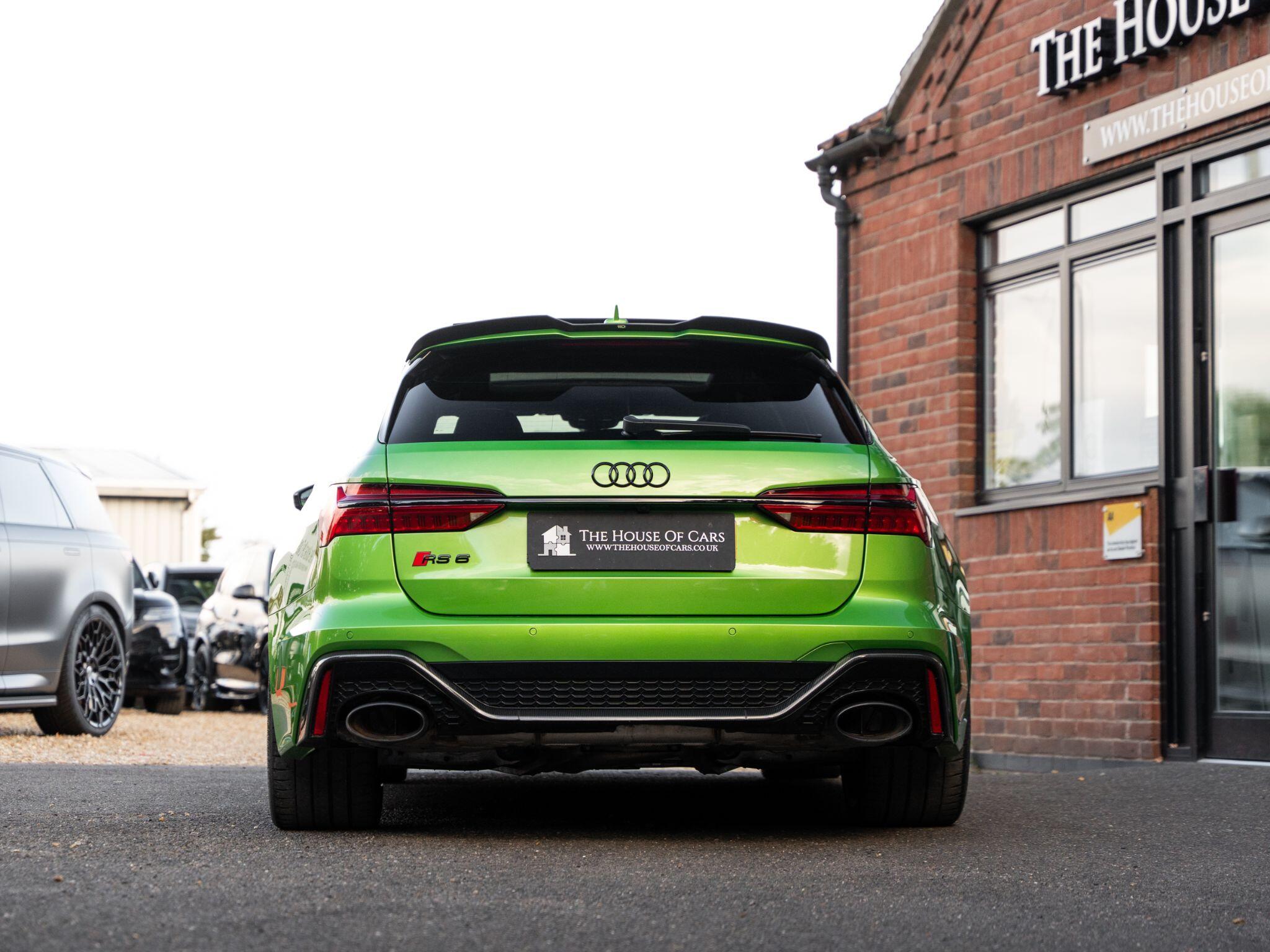 Audi RS6 Avant view 14