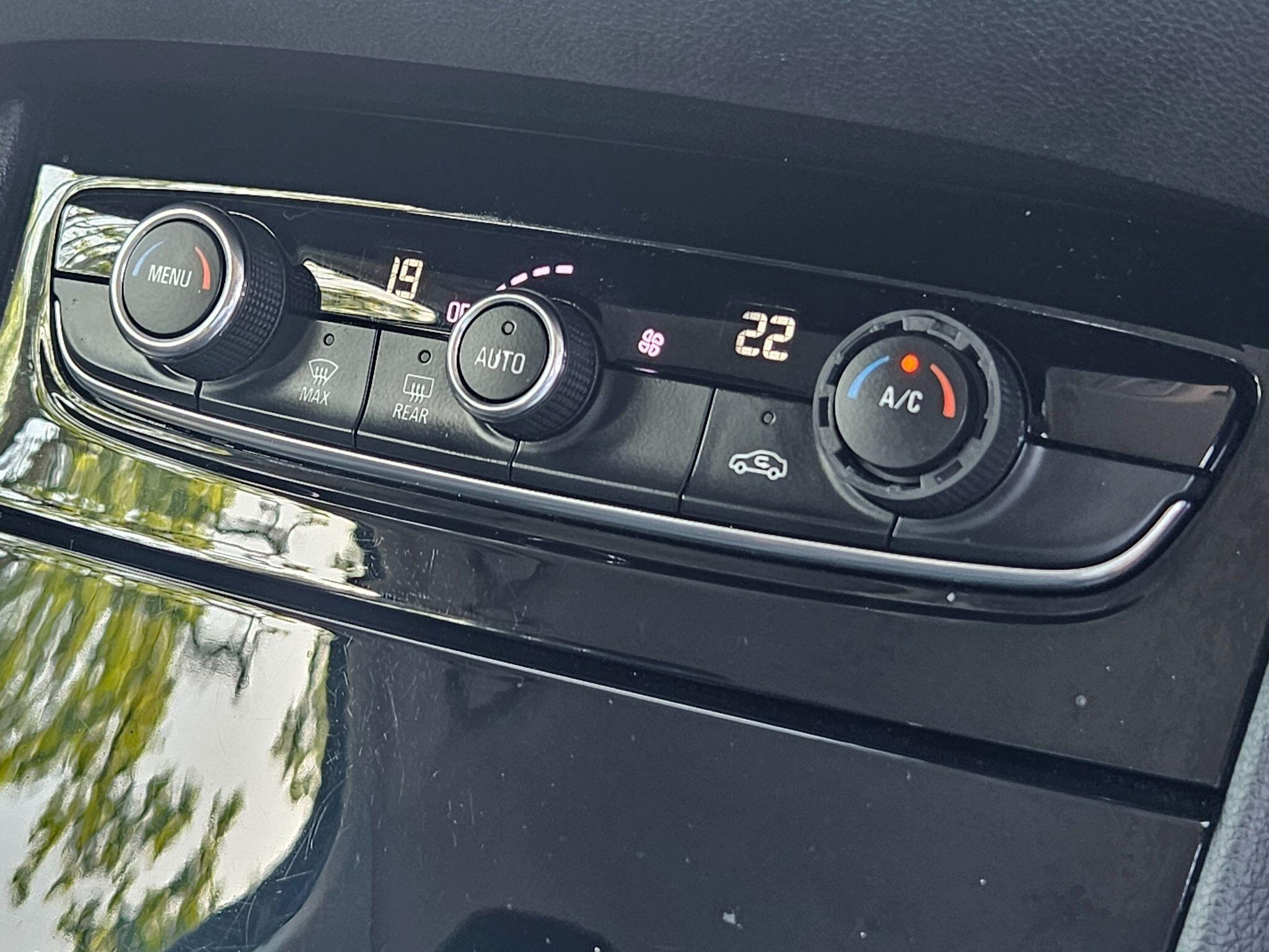 2019 Vauxhall Grandland X image 31