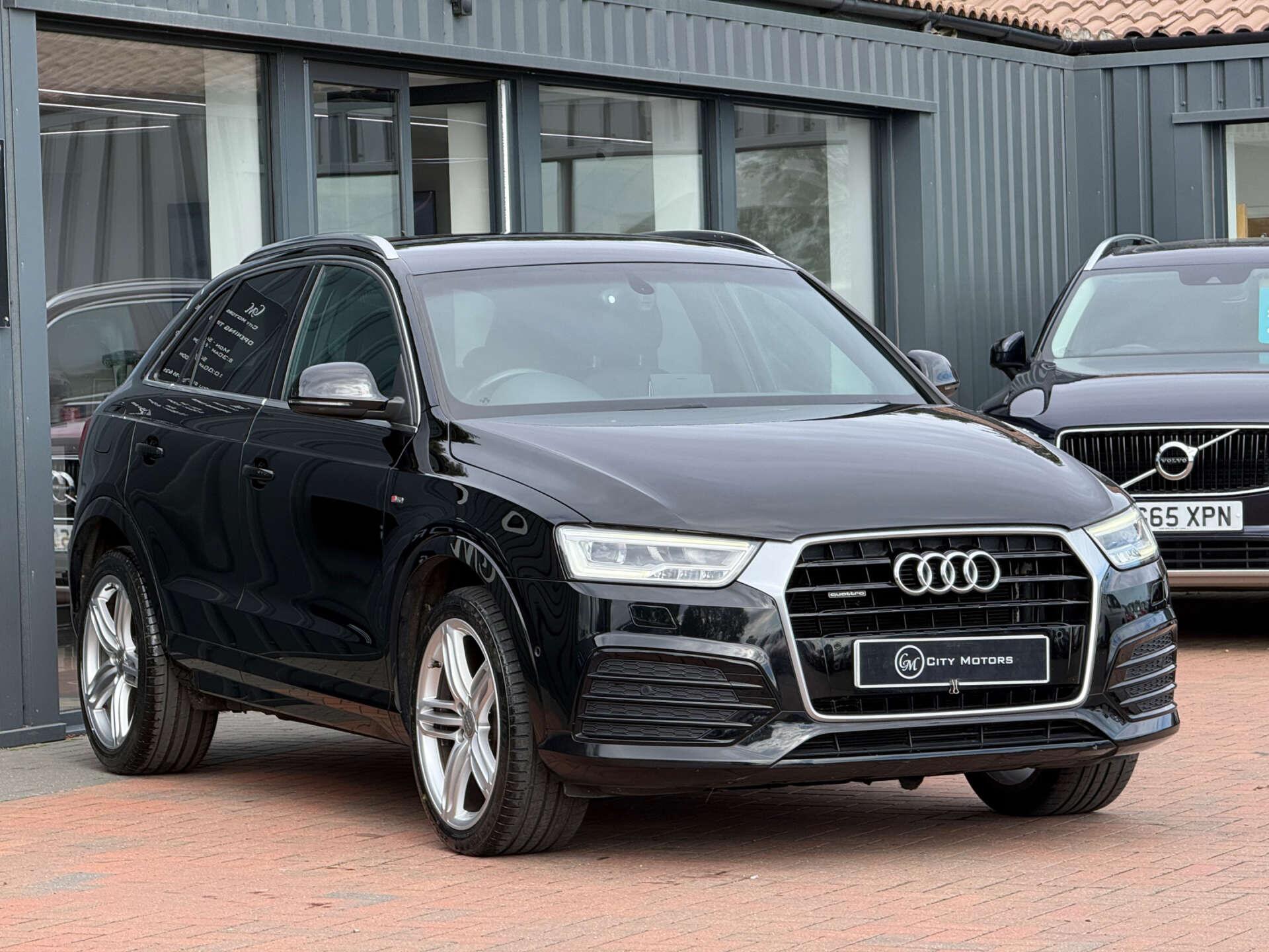 Audi Q3 view 12