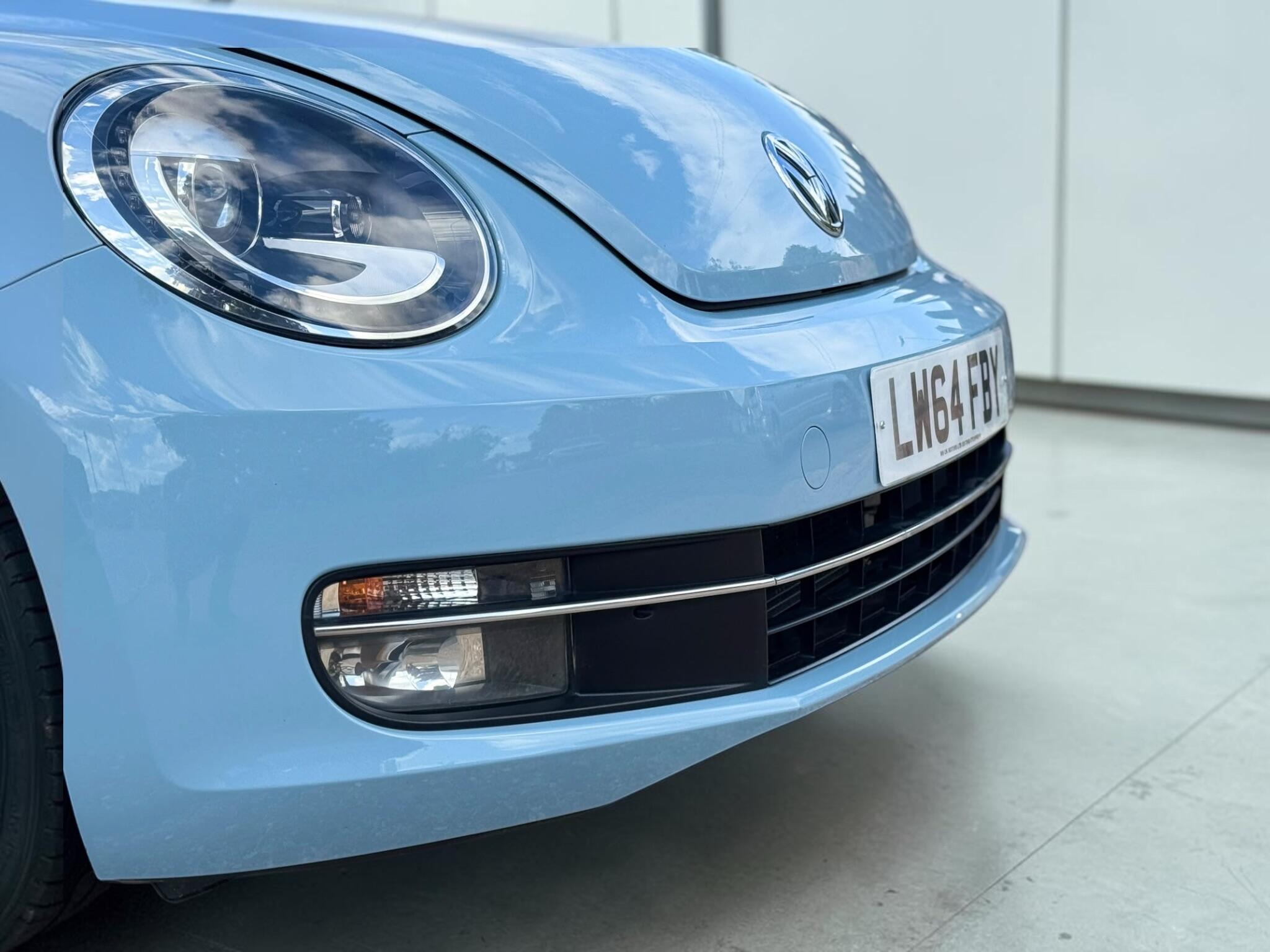 Volkswagen Beetle view 35