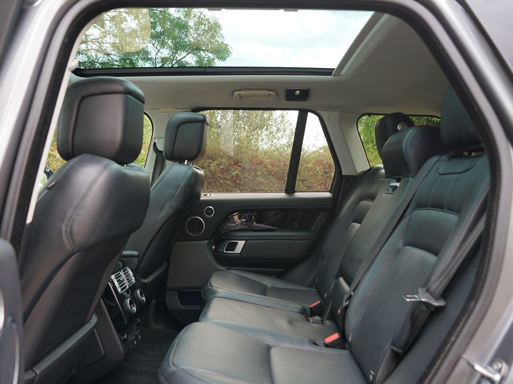Land Rover Range Rover view 12