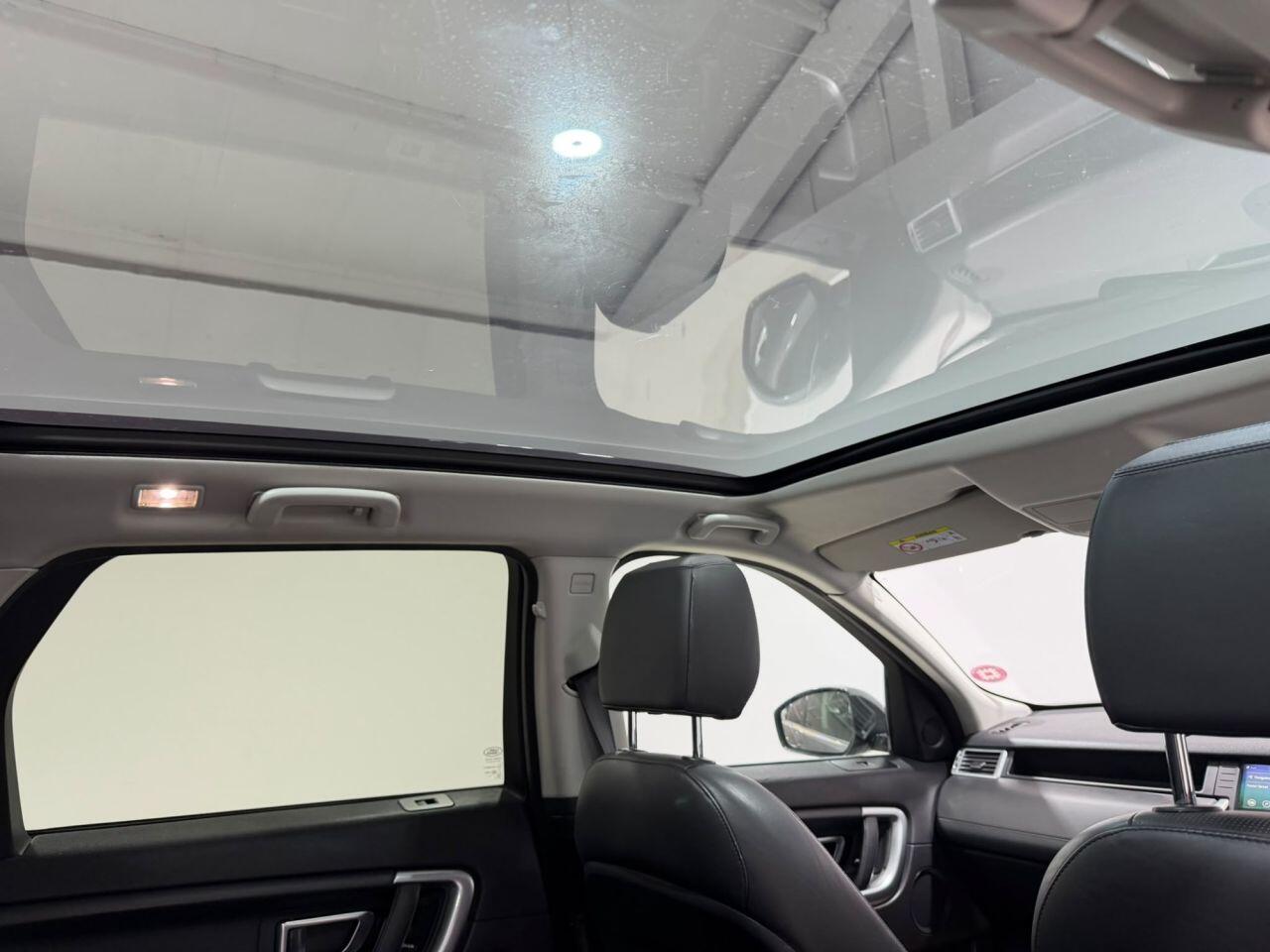 Land Rover Discovery Sport view 5