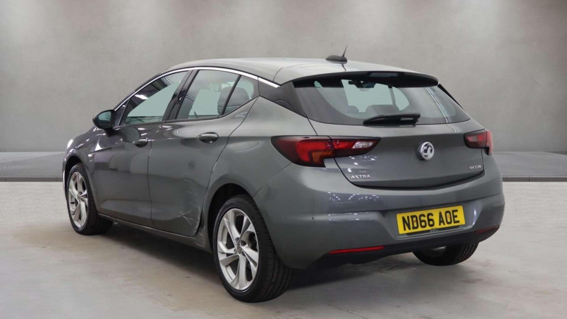 Vauxhall Astra view 8