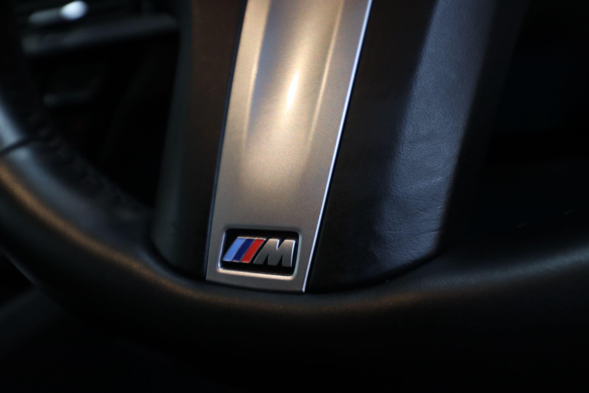 BMW 5 Series view 21