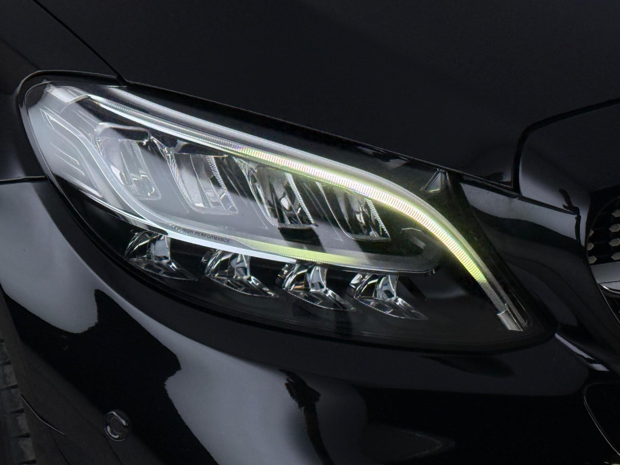 Mercedes-Benz C-Class view 16