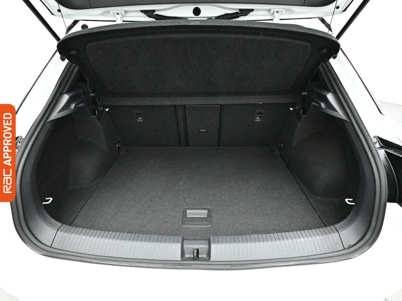 Volkswagen T-Roc view 28