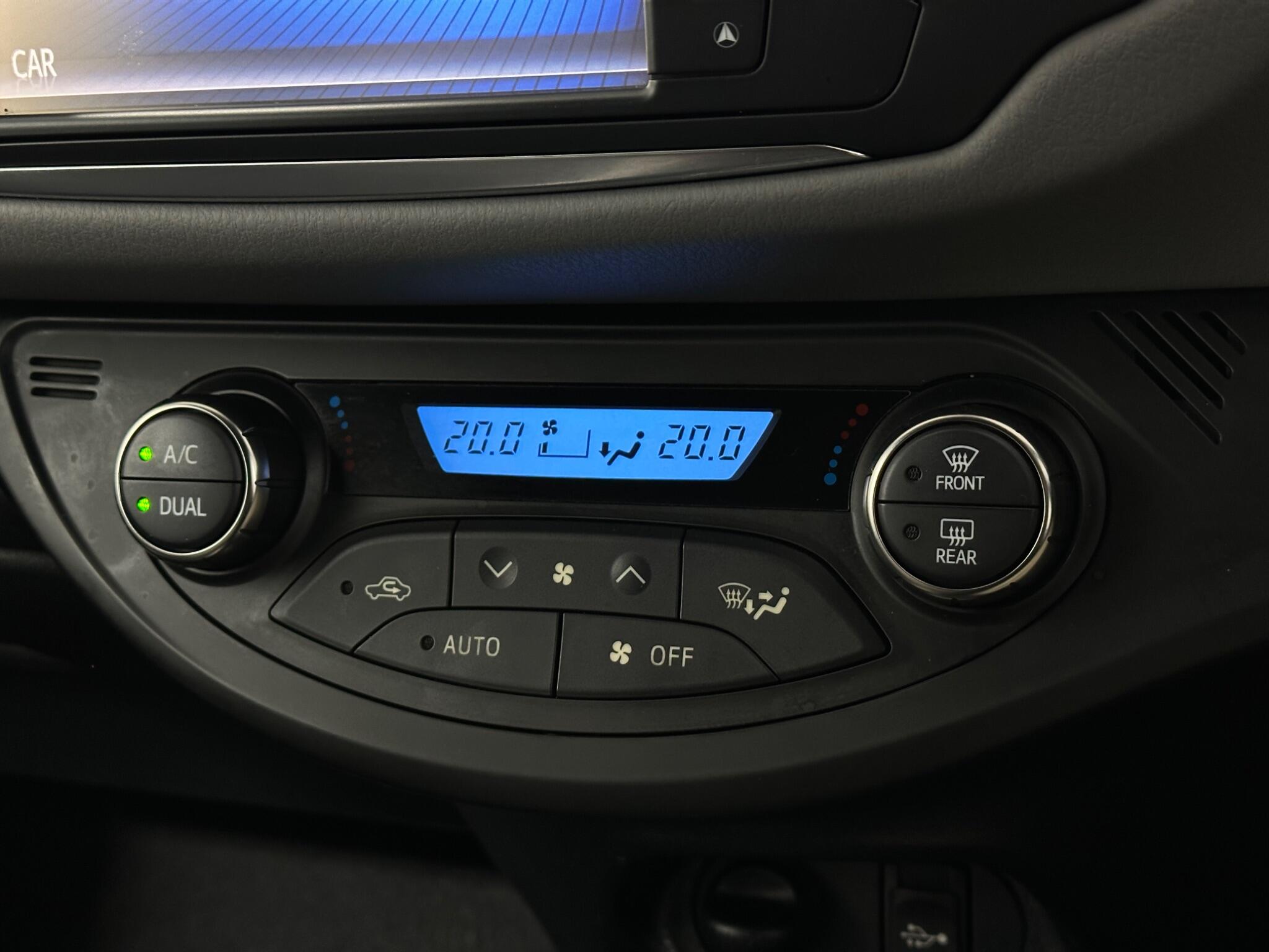 Toyota Yaris view 21